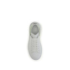 Alexander McQueen hvite kalveskinn-sneakers med platå