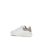 Alexander McQueen hvite tykke sneakers i kalveskinn av Bos Taurus