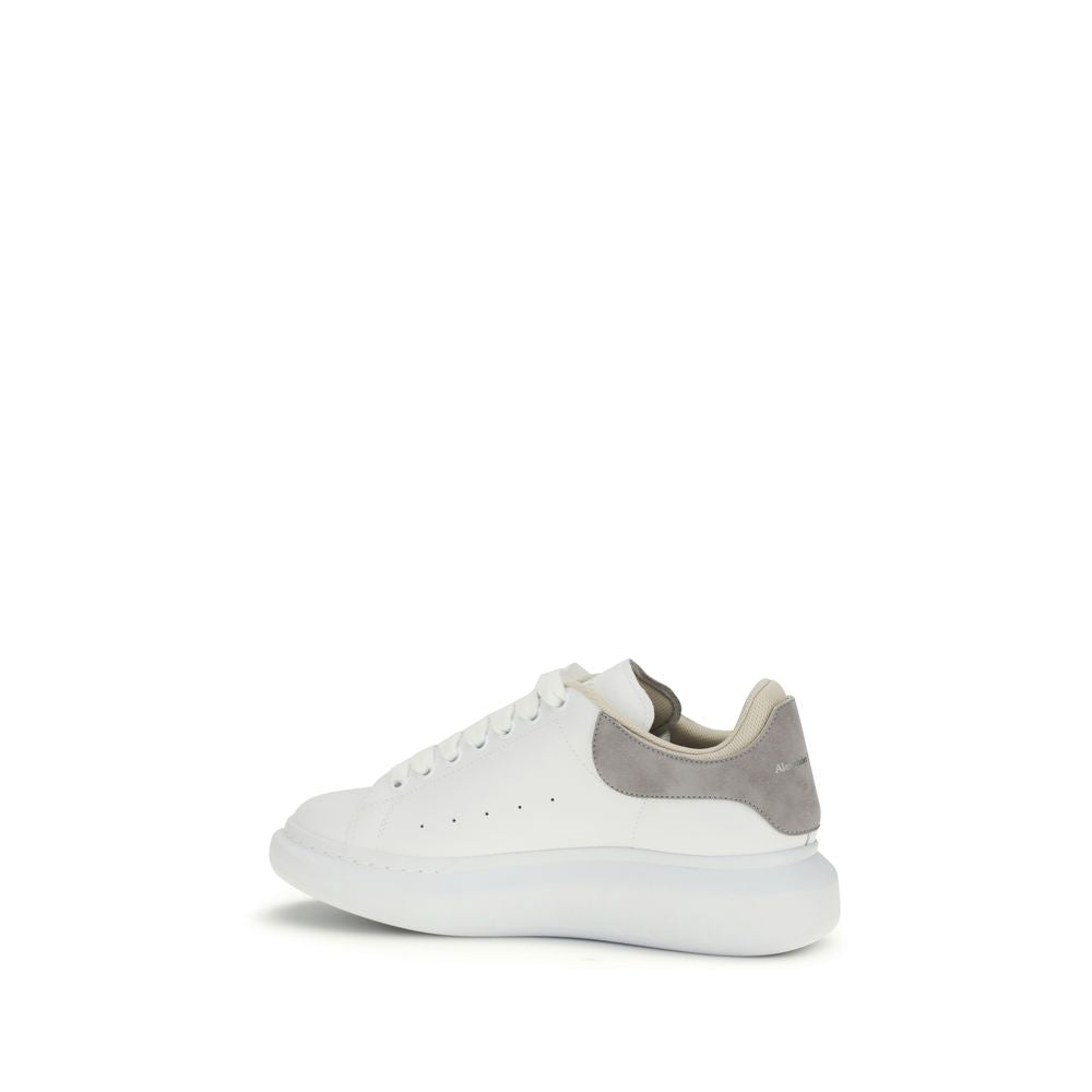 Alexander McQueen hvite tykke sneakers i kalveskinn av Bos Taurus