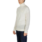 Calvin Klein Jeans kremfarget ullgenser med rullekrage