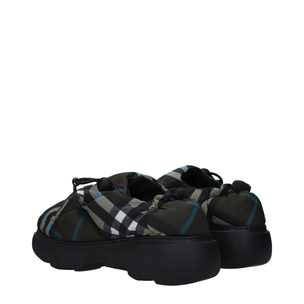 Burberry grønne slip-on pensko i stoff