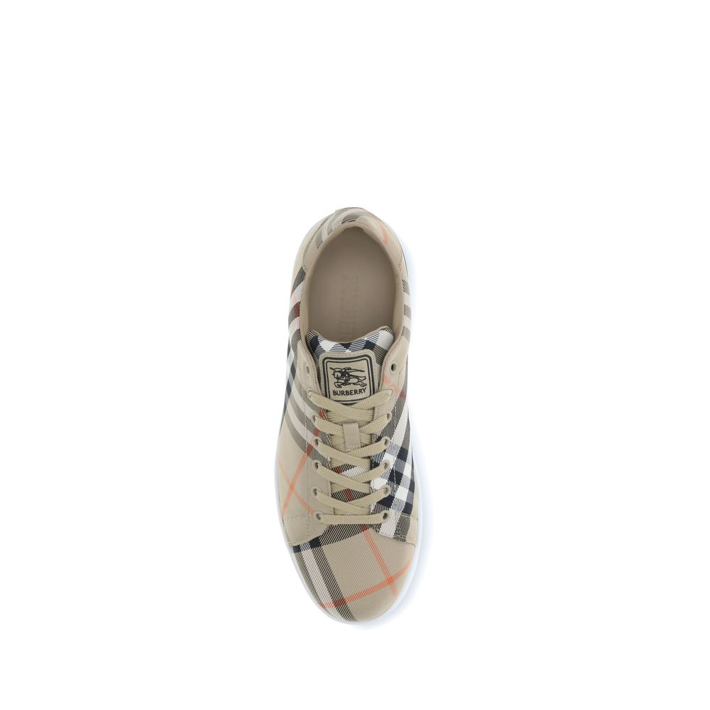 Burberry lave sneakers i nylon i flere farger